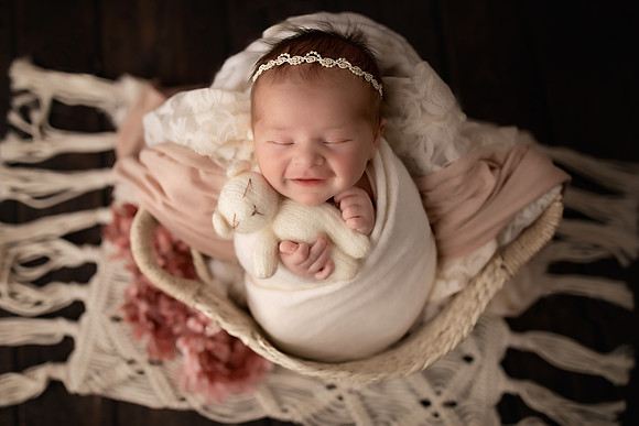 Kelly Saxon Photography | Nashville & Murfreesboro Tennessee Newborn and Maternity Photographer