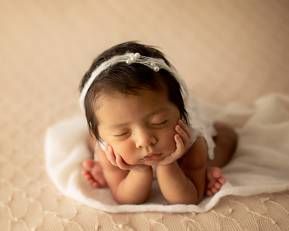 Kelly Saxon Photography | Nashville & Murfreesboro Tennessee Newborn and Maternity Photographer